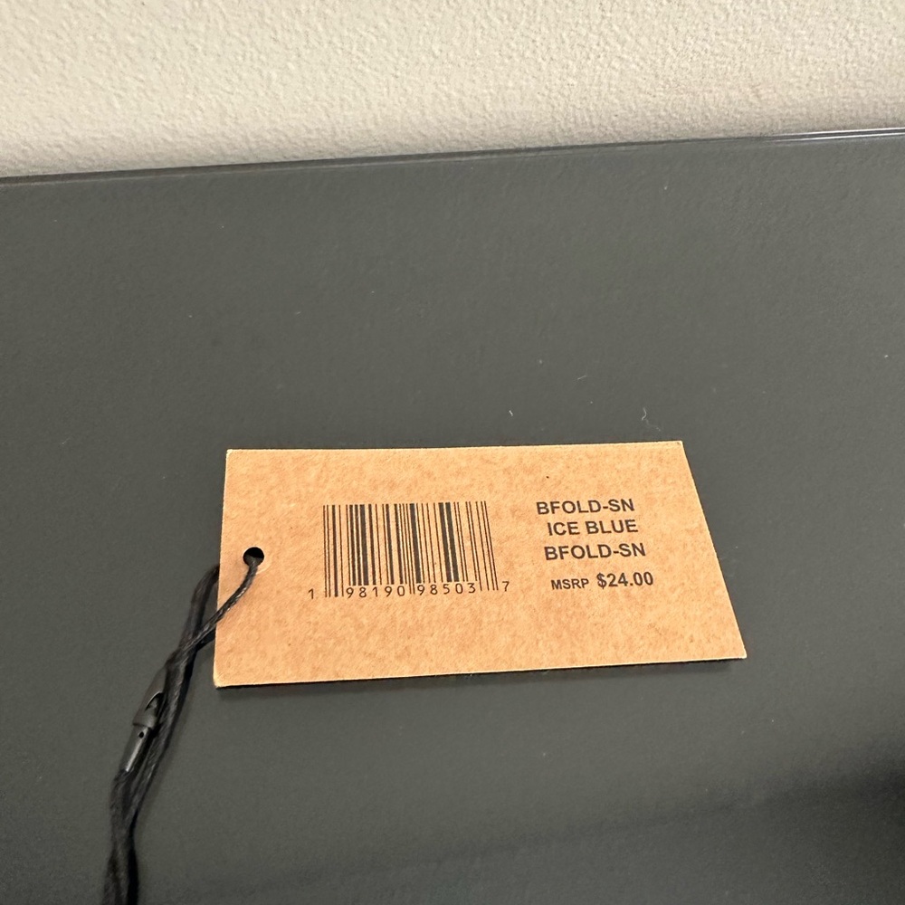 Steve Madden Faux Croc Baby blue cardholder with key chain. NWT.